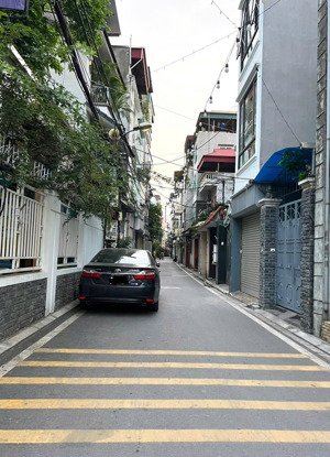 bán nhà đẹp dân xây nguyễn sơn, nguyễn văn cừ. 55m. 5 tầng full nội thất. 11,8 tỉ. 