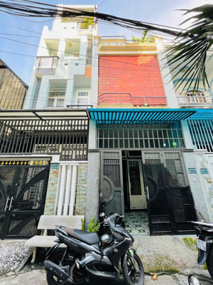 nhà vị trí đẹp đường quang trung f8 gò vấp dt: 3.5 x 15 trệt 2 lầu hẻm xe hơi giá 5ty9