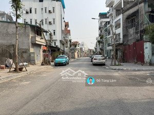 cần bán 45m2 mặt ngõ 201 phúc lợi. đường rộng 13m thông, vỉa hè rộng rãi, phù hợp kinh doanh