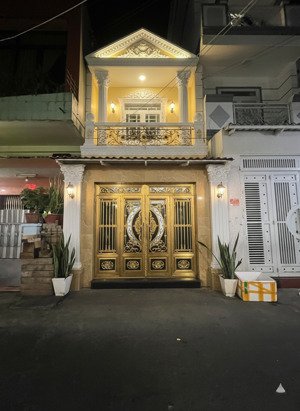 nhà âu dương lân p3 q8 - hẻm xe hơi 6m - sát mặt tiền - 62m2 vuông vức - không qh - khu vực an ninh