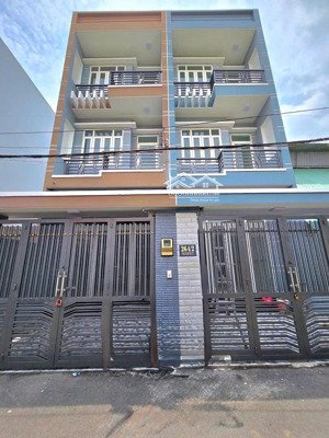 bán nhà 3 lầu đường bưng ông thoàn