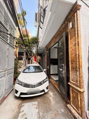 7đ bắc từ liêm_nhà 40m ngõ oto vào full nội thất không lỗi lầm, gần ga metro