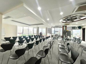 chính chủ cho thuê văn phòng tại hoàng văn thái, liên hệ chính chủ cho thuê