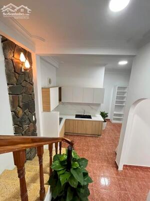 BÁN căn nhà ngay trung tâm cách HXH chỉ 700m đường oto tận nhà chỉ 8t2