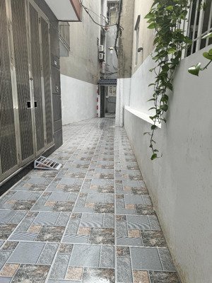 tin chuẩn 100% nhà ngõ 37 bằng liệt hoàng mai ngõ to 4m sát phố bùi quốc khái 35m2, 5t, mt 4,1m