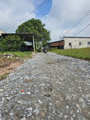 anh chủ cần tiền bán lỗ 5x22- 110m2 xã mỹ hạnh mới, 550 triệu, sổ hồng riêng, bao giấy tờ,