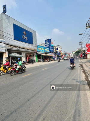 bán nhà mặt tiền 2 tầng - đường ôtô thông - trục đỗ xuân hợp - ga metro