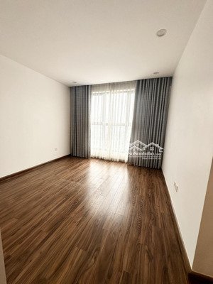 tôi là chủ nhà!!!cần bán gấp căn hộ chung cư cao cấp105 m2 ,3 pn tòa golden palm 21 lê văn lương