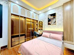 Nhà 5 tầng đường Lý Thường Kiệt, Tân Bình, 60m2, ngang 5.7, giá đã giảm 2 tỷ, BÁN GẤP