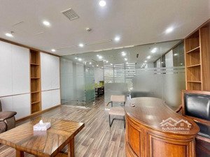 cho thuê văn phòng full mặt kính view thoáng diện tích : 120m2 giá thuê : 17 triệu tại trung văn