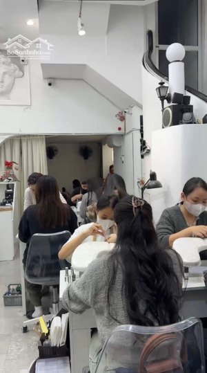 cho thuê tầng 1 diện tích sử dụng 50m2 tại phố chùa láng