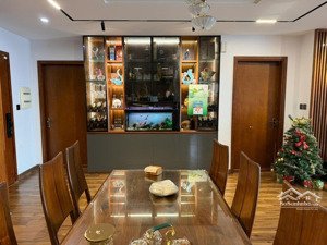 bán căn góc 4pn tầng trung, tòa diamond goldmark city full đồ cao cấp, gỗ óc chó.