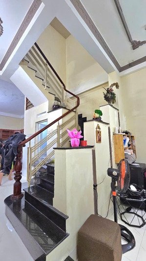 nhà gần chợ gò xoài -48m-2 tầng - hẻm 5m -chỉ 5 tỷ