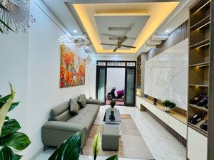 nhà đẹp tam trinh 5 tầng .sổ đỏ chính chủ 35 m .