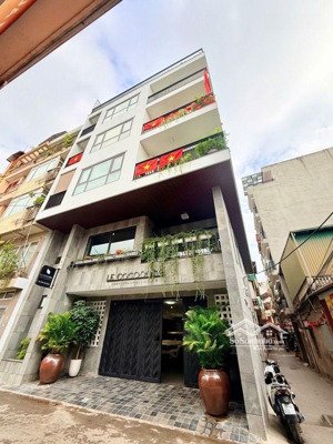 mặt phố quảng khánh, quảng an, ven hồ tây, 120m2, mặt tiền 7,5m, dòng tiền 2k usd, 100 tỷ