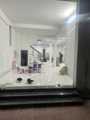 cho thuê tầng 1 căn biệt thự 200m2 khu đô thị văn khê - hà đông. giá thỏa thuận