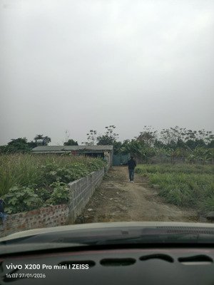 _ hơn 10tr/1 m2 đất hunlll thổ cư tại hoà thạch quốc oai.
dt 300m