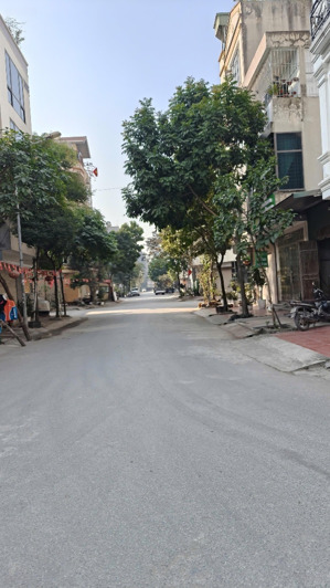 nhà liên kề ngay luxry - địa lao - mậu lương. nhà 7t thang máy. dt 40m2. 7t. 14,95 tỷ. 