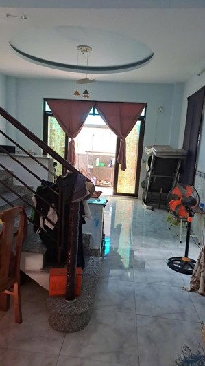 nhà phố gần lê văn việt q9 cạnh chợ nhỏ