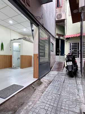 giảm sốc 500tr bán nhanh căn 1 trệt 1 lầu đường nguyễn sơn, tân phú - có sổ hồng - giá 2,6 tỷ (bl).