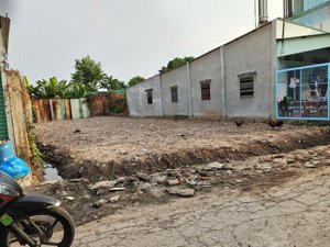 bán đất hóc môn đường oto tận nơi, dt 240m2, có 200m thổ ,1/ ngắn đường nguyễn thị sẻ