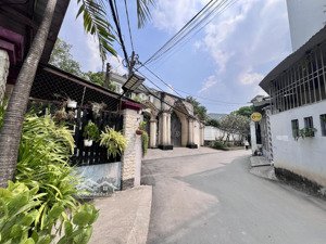 đất trống xây chdv 306m2 ngang 9m vuông vức cạnh khu công nghệ cao chỉ 20tỷ