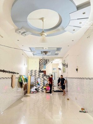 hàng ngộp giá tốt tân bình
hẻm 6m xe tải vào nhà đường trần văn quang, p.10