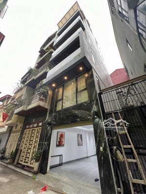 vip gia thuỵ lô góc ô tô tránh 8 tầng thang máy,dt sổ 45,7m sử dụng ~75m 30m lưu không