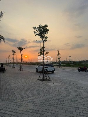 ra gấp lô đất 90 đại lộ đông tây nối dài (võ văn kiệt) ngay cầu xáng ngang. shr. nh hỗ trợ 75%