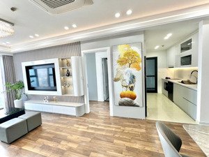 bán căn hộ chung cư m5- nguyễn chí thanh. dt 149m2, 3 ngủ, 2 vệ sinh. full đồ. giá 14,9 tỷ