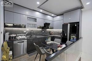 NHÀ MẶT PHỐ VĨNH PHÚC – BA ĐÌNH 40M² – 5 TẦNG – MT 4.4M – GIÁ TỐT HIẾM