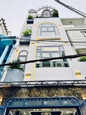 giá siêu tốt 4tỷ3/68,4m2 nhà lê thị hồng gấm,nguyễn thái bình,q1 cho thuê 27tr gần ga bến thành