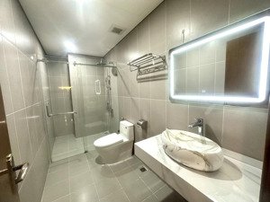 bán nhanh căn 2 phòng ngủ, 60m2 giá 4.7 tỷ, full nội thất đẹp ở ngay, ct36 định công, 