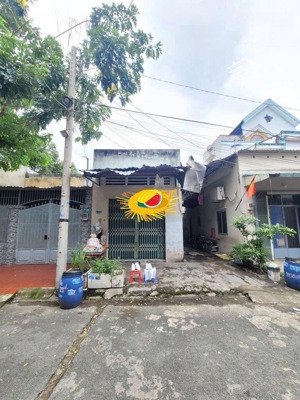 hàng đầu tư giá tốt dòng tiền ổn định, thủ đức, 105m2, giá 4,5 tỷ. sổ sạch sang tên ngay