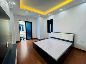 16 Tỷ Cửa Bắc 7 Tầng Thang Máy Dòng Tiền 650Tr/Năm 45M2 Xây Mới