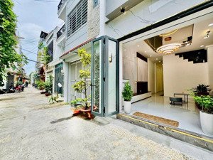 bán gấp nhà 3 tầng hxh thông, nguyễn văn công, p.3, gò vấp,gần bv 175, 8 tỷ hơn tl