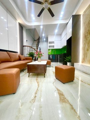 bán nhà lai xá 6 tầng thang máy- oto đỗ cổng giá nhỉnh 6 tỷ