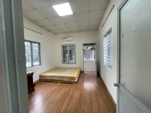 cho thuê căn hộ tập thể ban dân vận trung ương 65m2 2pn đồ cơ bản chỉ 8.5tr