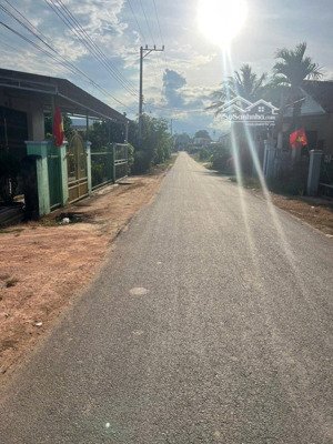 bán nhah lô góc 2 mặt tiền trung tâm diên khánh, đường nhựa, gần kdl sinh thái, có thể tách 3 lô