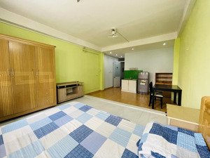 cho thuê phòng rộng 28m2 tại lầu 1, 68/27 út tịch, gần hoàng việt, hoàng văn thụ