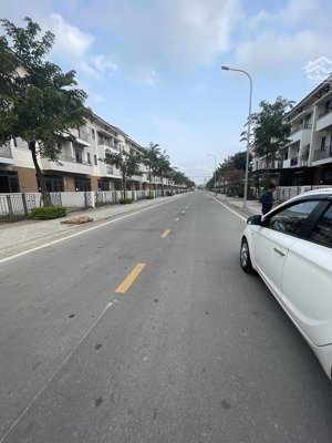 bán biệt thự liền kề giá đang rất rẻ tại khu vực phù hợp cho anh chị đầu tư sinh lời ngay