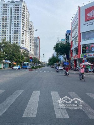 bán nhà mặt tiền đường phan xích long,dt 8x24m