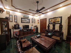 bán nhà phân lô huỳnh thúc kháng, vỉa hè rộng, ô tô tránh đỗ, kinh doanh cực tốt, mặt tiền 7.8 m