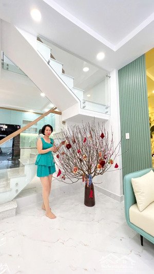 nhỉnh 160tr/m siêu vị trí kinh doanh đa ngành hxh thông có phòng trệt ngay phan đăng lưu phú nhuận