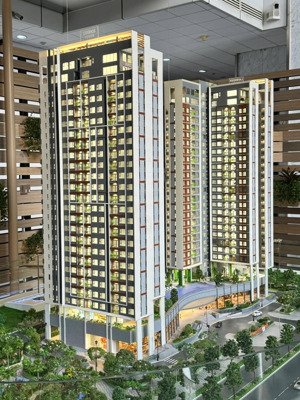 hot! giá tốt căn hộ essensia sky dt lớn 2pn 81m2, giá chỉ 6 tỷ đã có vat. lh mai linh 