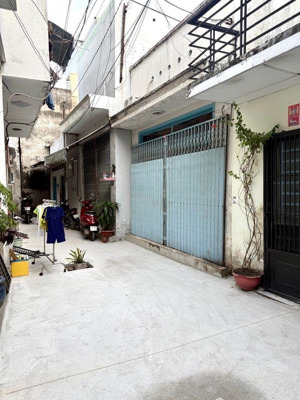 nhà nát diện tích đẹp - nở hậu - phạm thế hiển - khu vực xây 4 tầng - 70m2 - giá 5 tỷ (tlcc)