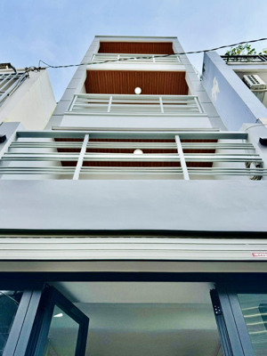 cần bán gấp nhà lê hồng phong-p10-q10,gần ngã bảy lý thái tổ.giá 3tỷ 630tr/78,8m2, cho thuê 30tr