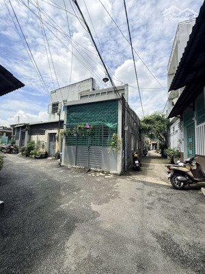 nhà góc 2 mặt hẻm, đường số 8, linh xuân, hxh, giá 4,1 tỷ.