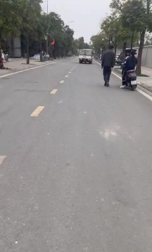 tìm khách thuê chung kho quang tiến 2 - nam từ liêm 500m2, có 3 pha - xe 7 tấn vào tận kho