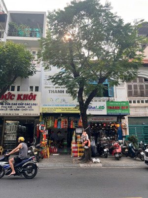 bán nhà 49 yersin p. cầu ông lãnh, q1. dt: 4x17.5m, giá: 38.5tỷ(3lầu)